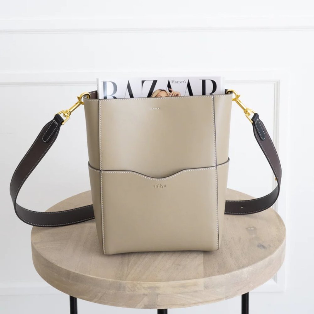 The Jordan Leather Bucket Bag - Pebble